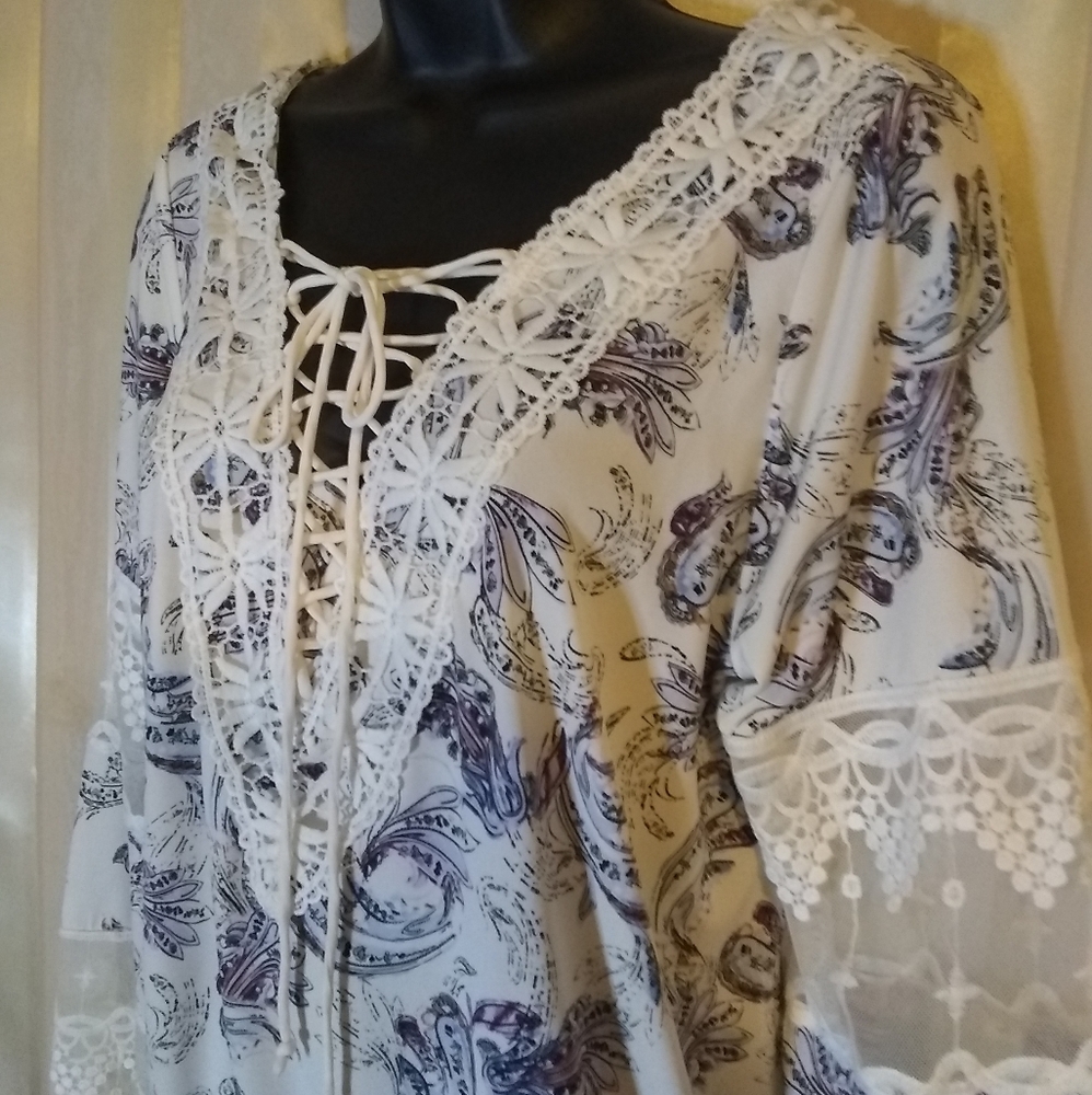 WHBM LOVELY TOP